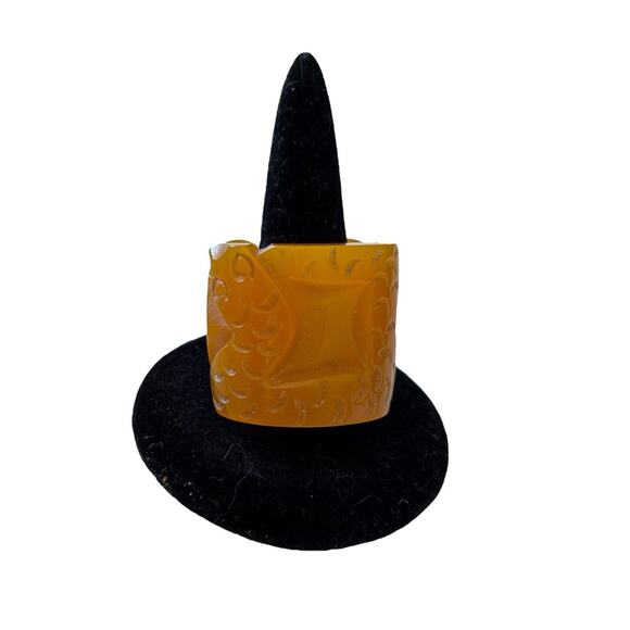 Bakelite Ring Butterscotch Yellow Carved Snake 6g US 8 - Picture 1 of 8